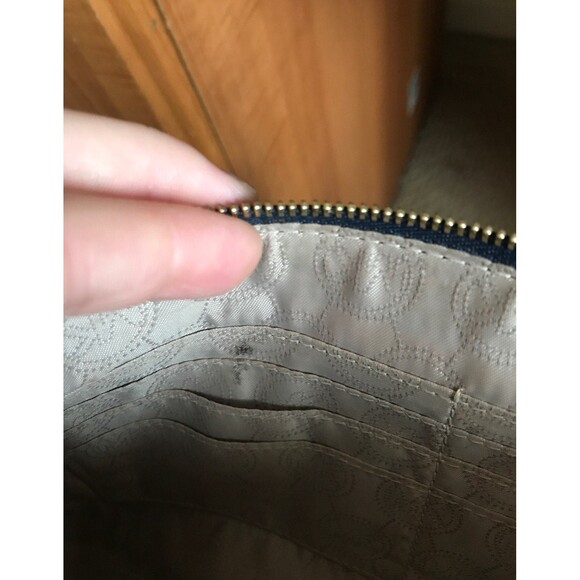 Michael Kors striped clutch - Picture 7 of 10